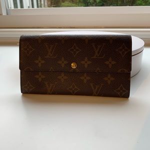 100% authentic Louis Vuitton wallet